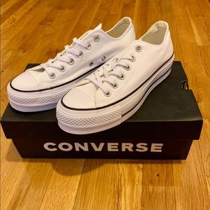 Chuck Taylor All Star Platform Low Top Size 7.5